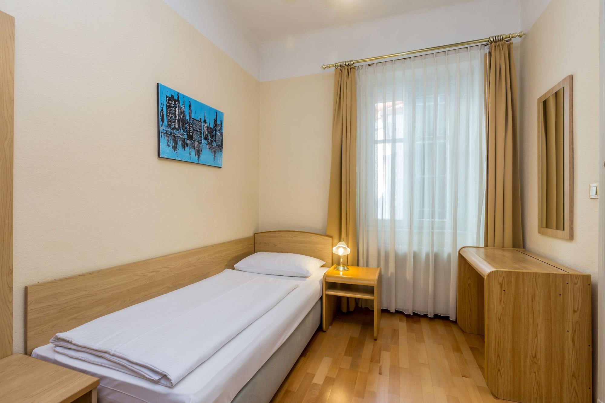 Graf Stadion Hotel Viena