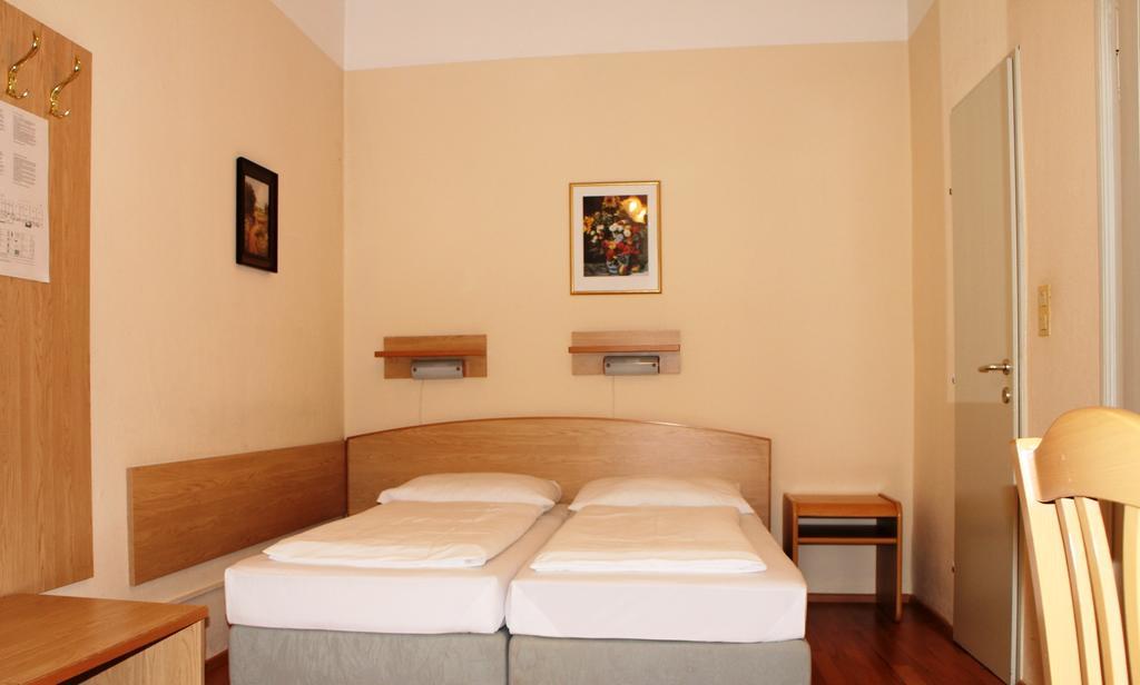 Graf Stadion Hotel Viena
